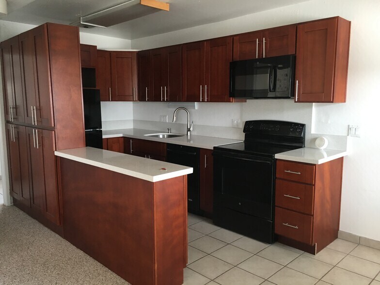 Kitchen - 2117 Rose St