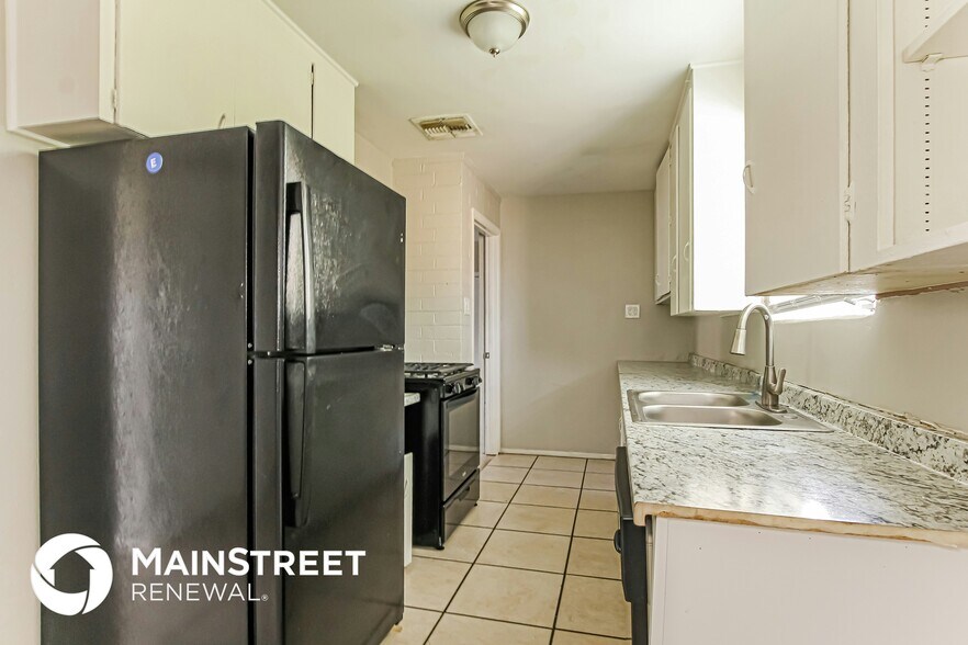 Building Photo - 4212 N 47th Dr
