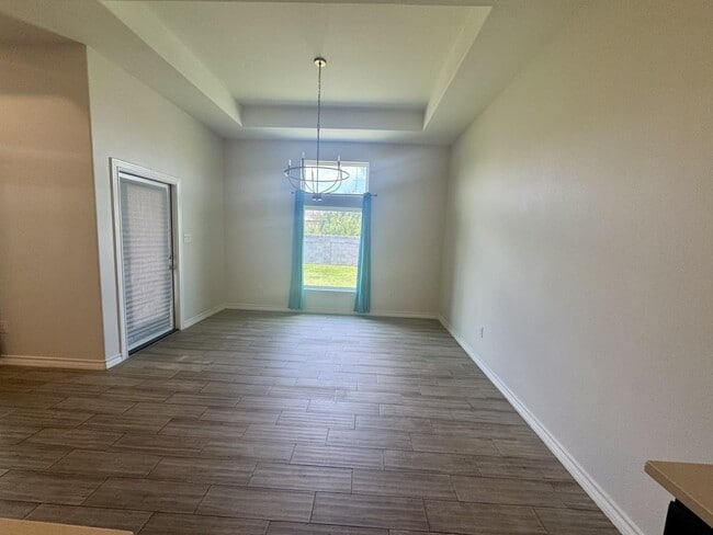 Building Photo - 6002 Amir Dr