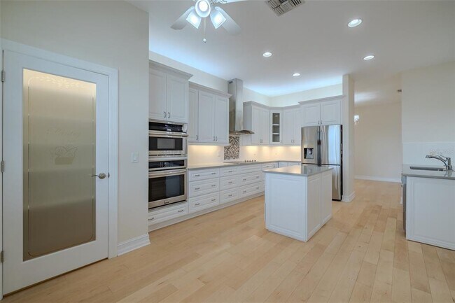 Building Photo - 16206 Diamond Bay Dr