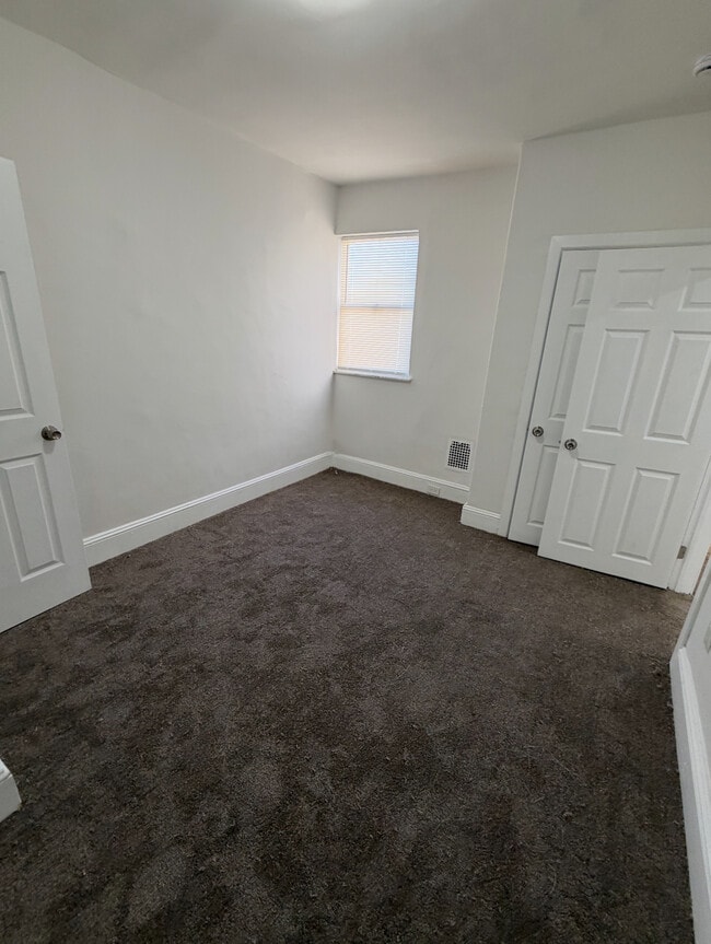 Building Photo - 1534 S 29th St