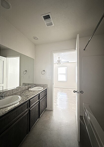 Building Photo - 6002 Harriet Tubman Ave