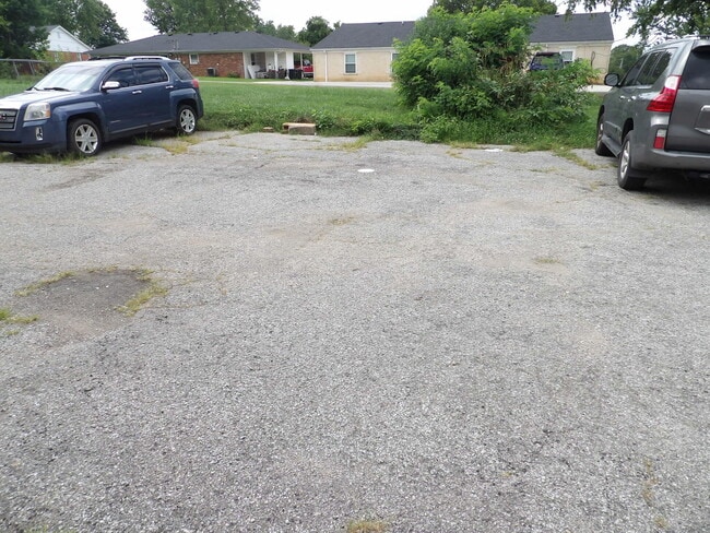 Building Photo - 468 Schenkel Ln
