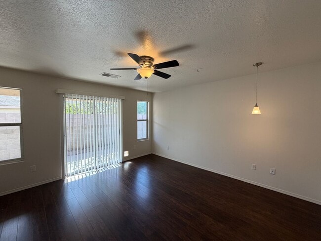 Building Photo - 3 Bedroom Single Story Home Available Near Unser Blvd NW & Irving Blvd NW