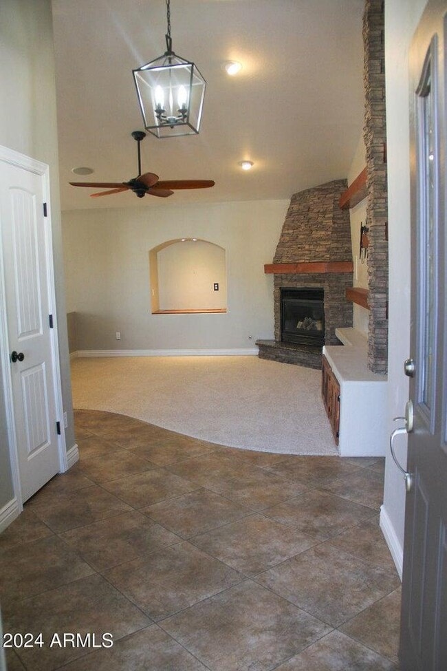 Building Photo - 6103 W Villa Theresa Dr