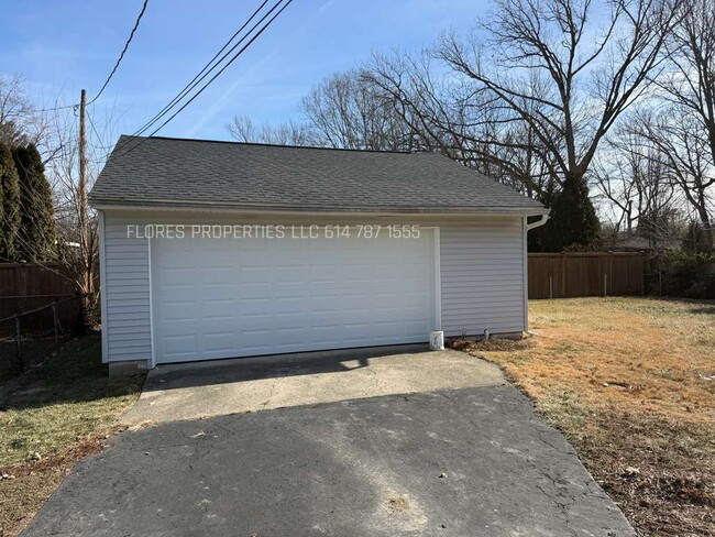 Building Photo - 4406 Glenmawr Ave