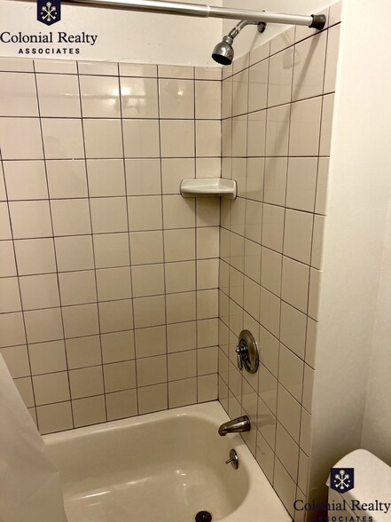 Building Photo - 228 Walnut St