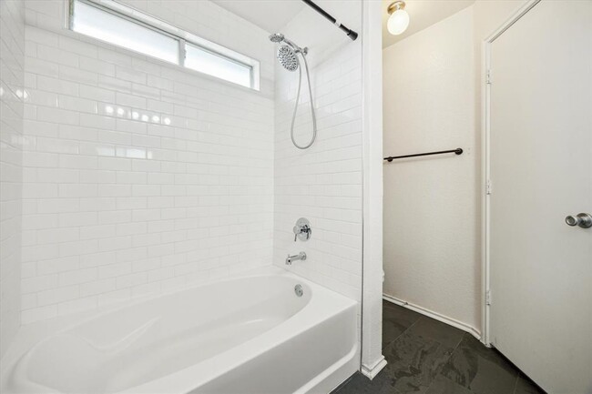 Building Photo - 228 Almquist St