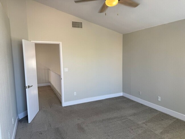Building Photo - STUNNING & GORGEOUS 4 BED/2.5 BATH POOL HOME IN ELDORADO! *** ONLY $2,599 ***