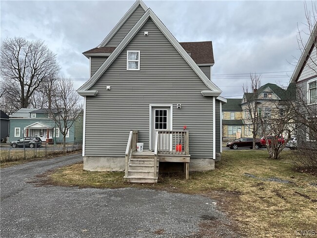 Building Photo - 222 Academy St