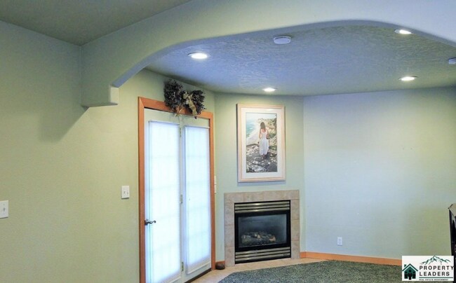 Building Photo - Charming 3-Bedroom Home Across from Orchard Park