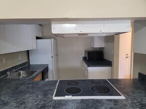 Building Photo - 4324 NW 9th Ave