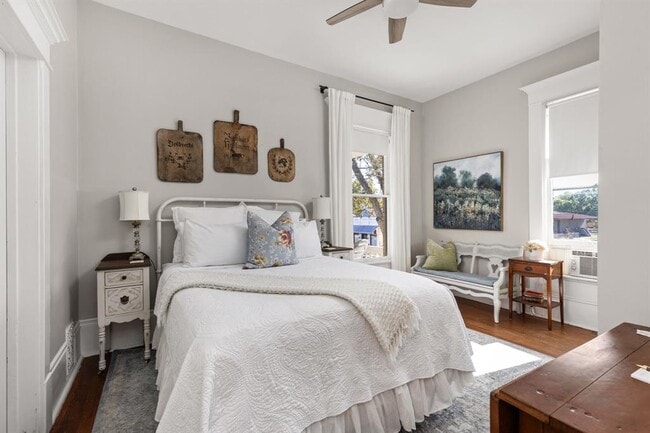 Building Photo - 201 Ramona St