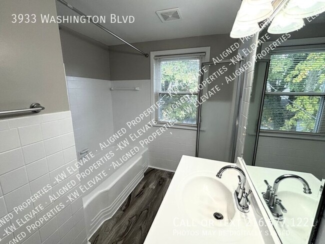 Building Photo - 3933 Washington Blvd