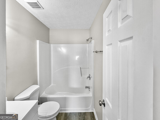 Building Photo - 178 Marsh Glen Dr