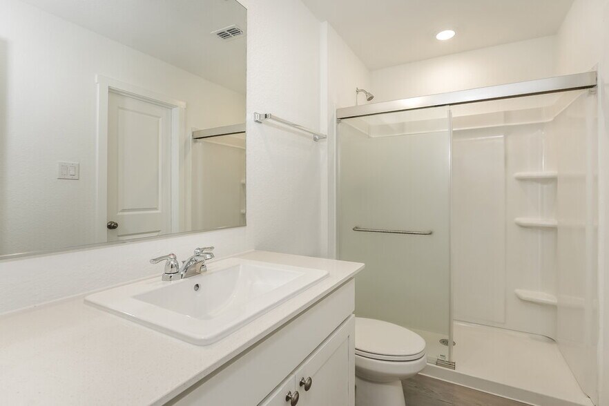 Building Photo - 201 Sycamore Pl