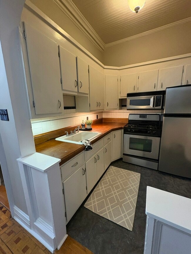 Building Photo - 509 Monroe Ave