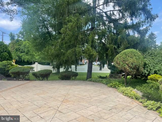 Building Photo - 5301 Goldsboro Rd