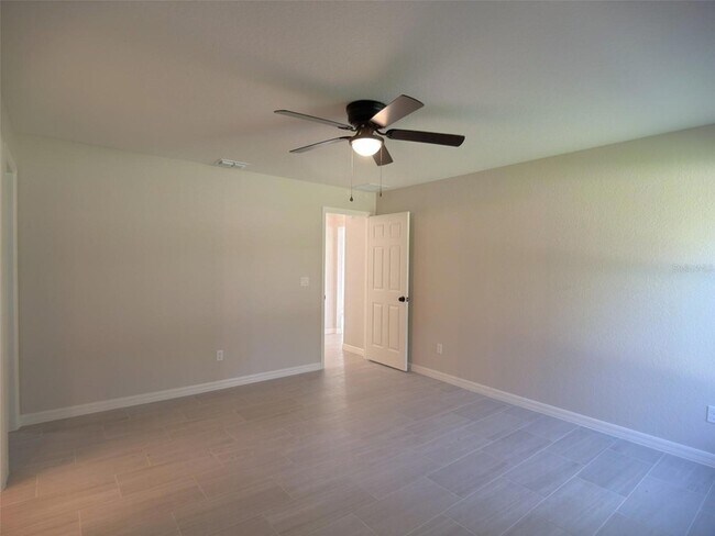 Building Photo - 6022 SW 206th Ave