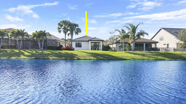 Building Photo - 633 SE Monet Dr