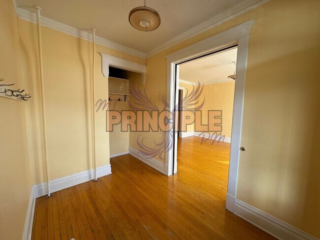 Building Photo - 805-807 W Galena St