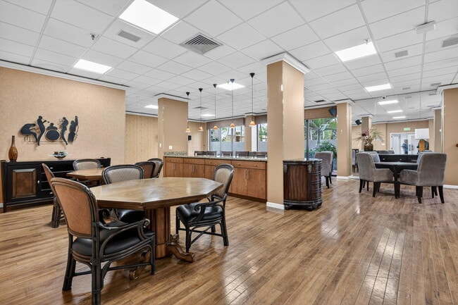 Building Photo - 3400 N Ocean Dr