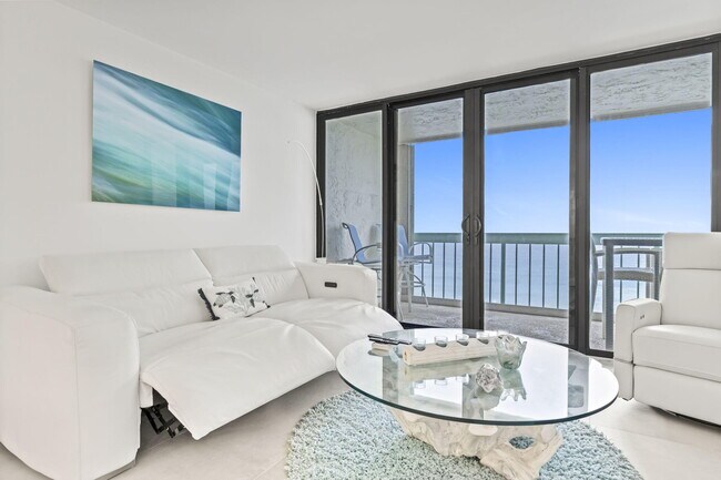 Building Photo - 9940 S Ocean Dr