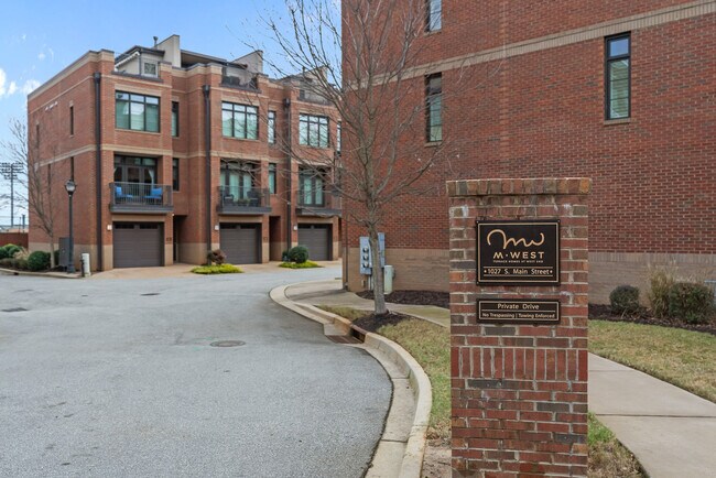 Building Photo - M West