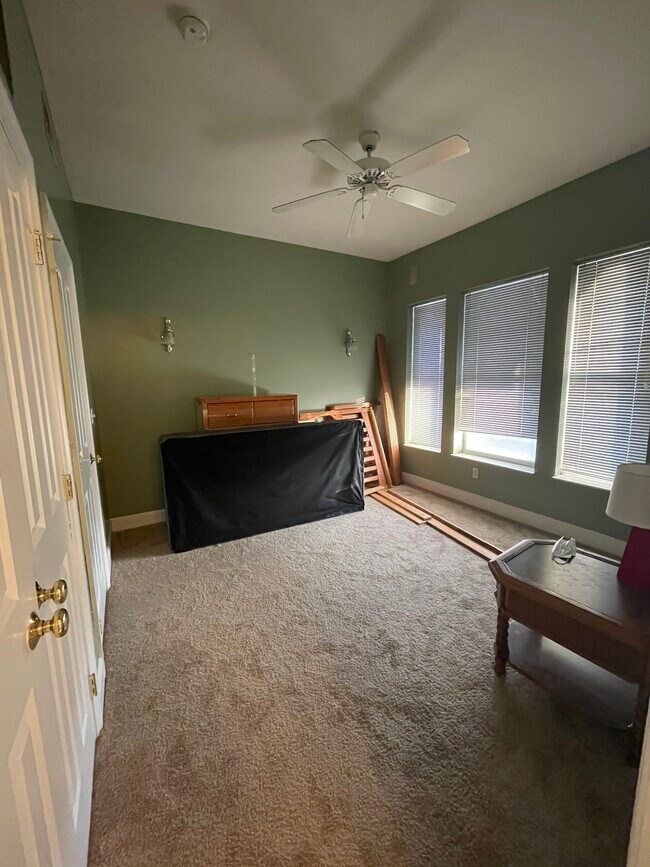 Building Photo - 1694 N High St