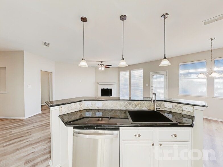 Building Photo - 13354 Dove Ranch Rd