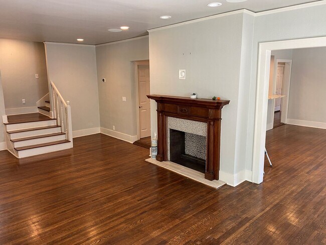 Building Photo - 1515 S Carson Ave
