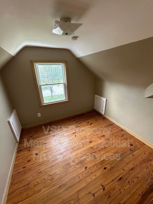 Building Photo - 15917 Turney Rd