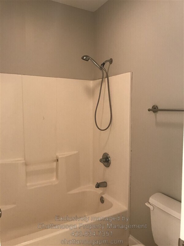 Building Photo - 2704 Stone Trace Dr