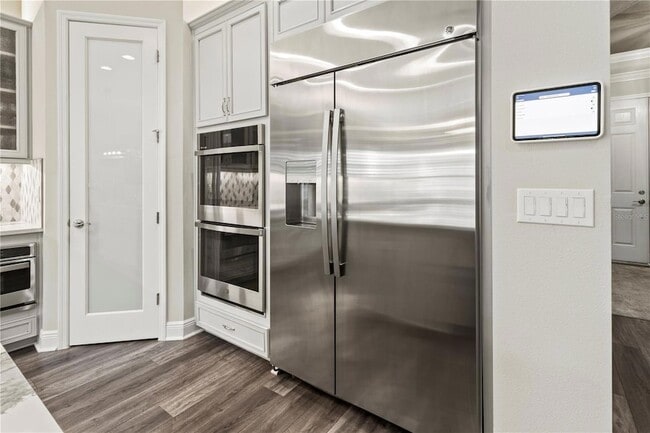 Building Photo - 4580 Shoreleaf Lp