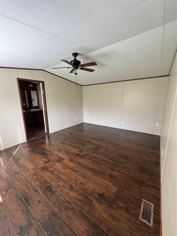 Building Photo - 101 Maple Ln