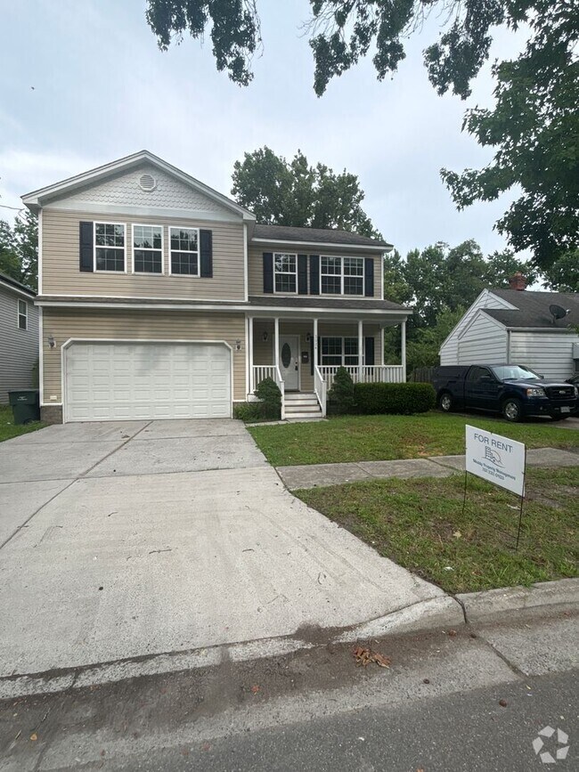 Building Photo - Spacious 4-Bedroom Home Near Base – No Tun...