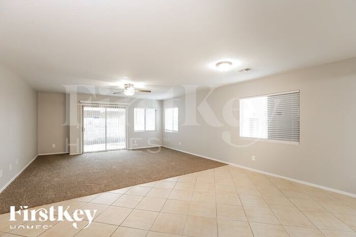 Building Photo - 8330 W Hughes Dr