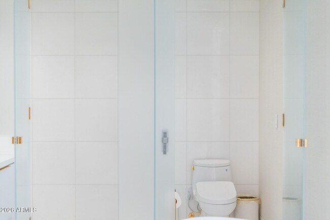 Building Photo - 6587 N Palmeraie Blvd