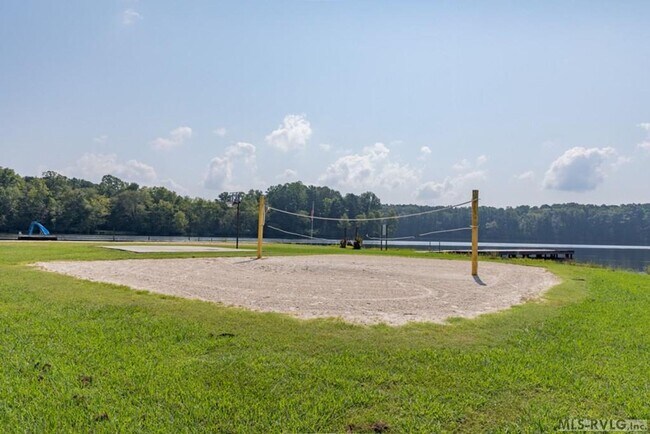 Building Photo - 2 Bedroom, 2 Bath Home located in Tanglewood Shores