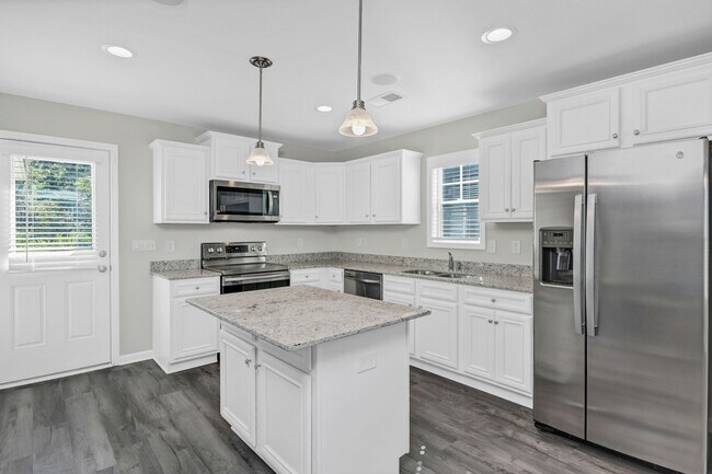 Building Photo - Beautiful Home for Rent in Elgin's Walnut ...