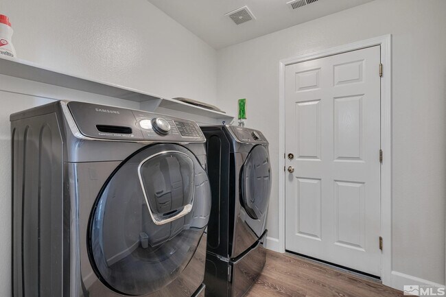 Building Photo - 10459 Summershade Ln