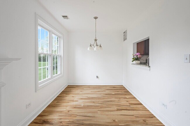 Building Photo - 11 Foxcroft Rd
