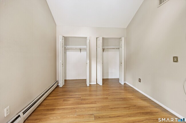 Building Photo - 5 Staunton Ct