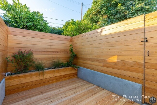 Building Photo - 4115 Shelburn Ct