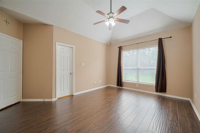 Building Photo - 3911 Fall Branch Dr