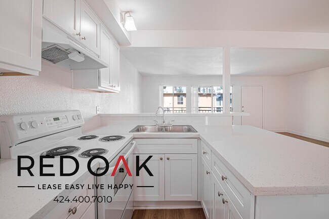 Building Photo - 855 S Citrus Ave