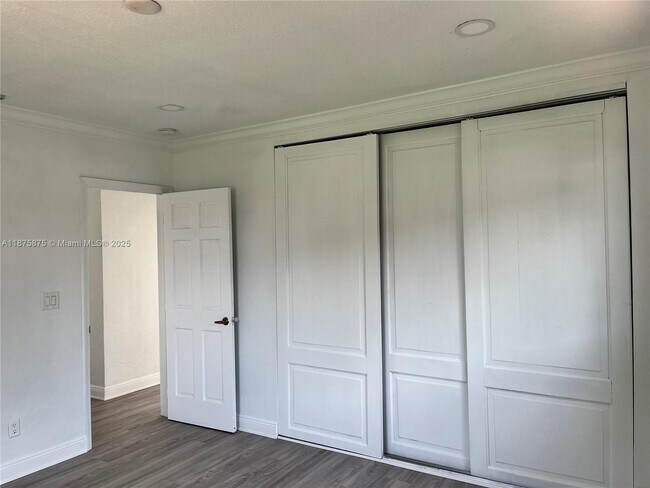 Building Photo - 3310 SW 82nd Ave