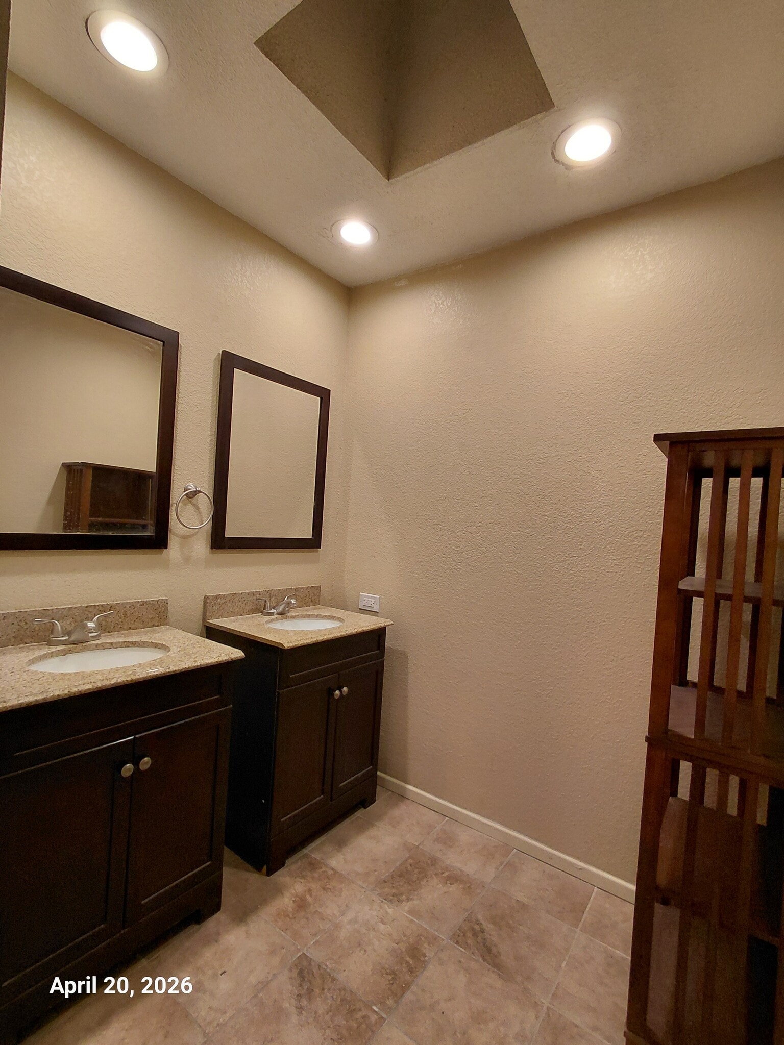 Building Photo - 2331 Siesta Ln