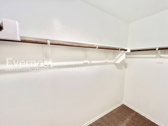 Building Photo - 324 Wild Rose Wy