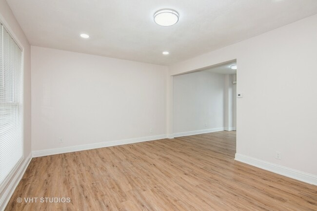 Building Photo - 452 Mallview Ln